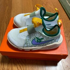 NEW Nike Flex Runners 2 - Lil Rabbits Colorway